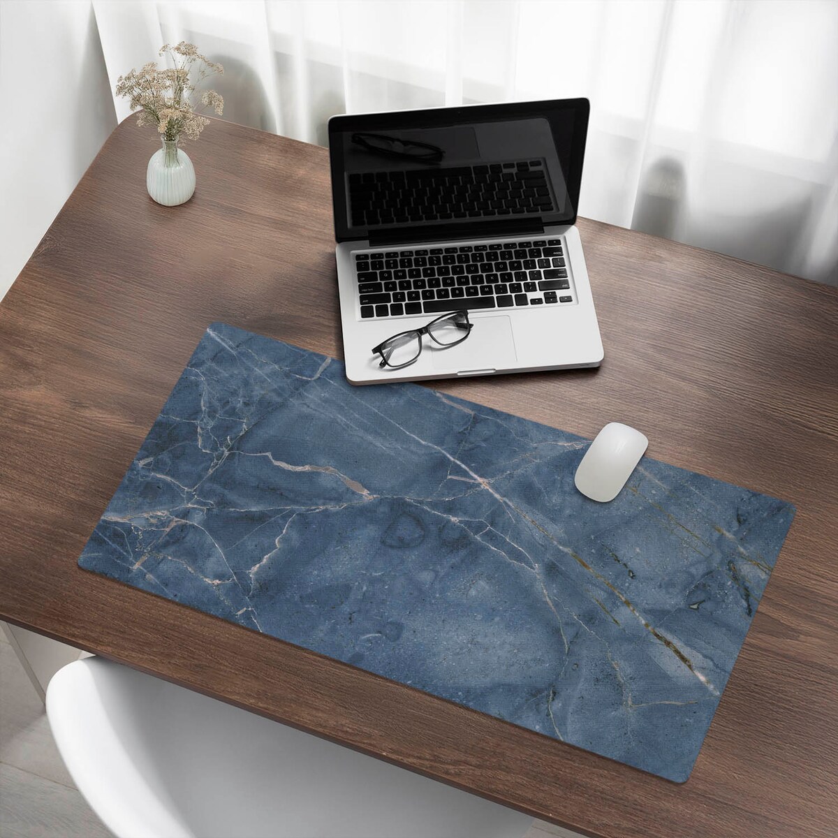 Niebieska mata na biurko Marmurowe żyłki, 90x45 cm