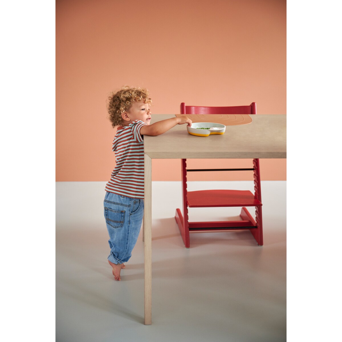 Talerzyk do karmienia Mio Deep Pink 108002078400