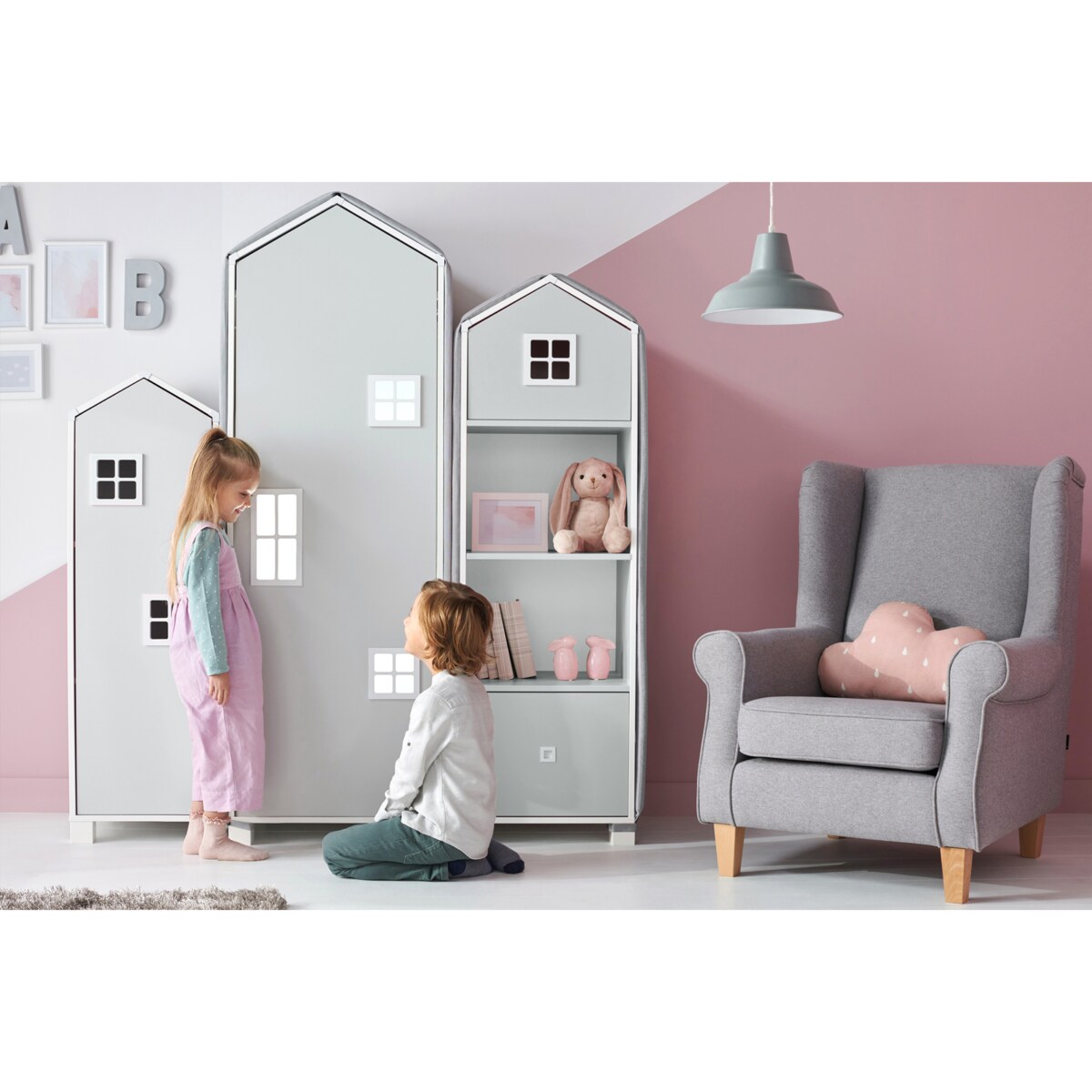 KONSIMO MIRUM Zestaw mebli w kształcie domku dla dzieci w kolorze szarym składający się z 4 elementów