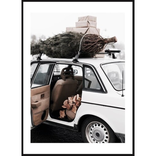 Poster Story, Plakat, Obraz - Zabytkowy Biały Samochód z Choinką i Prezentami na Dachu, wymiary 60 x 84 cm