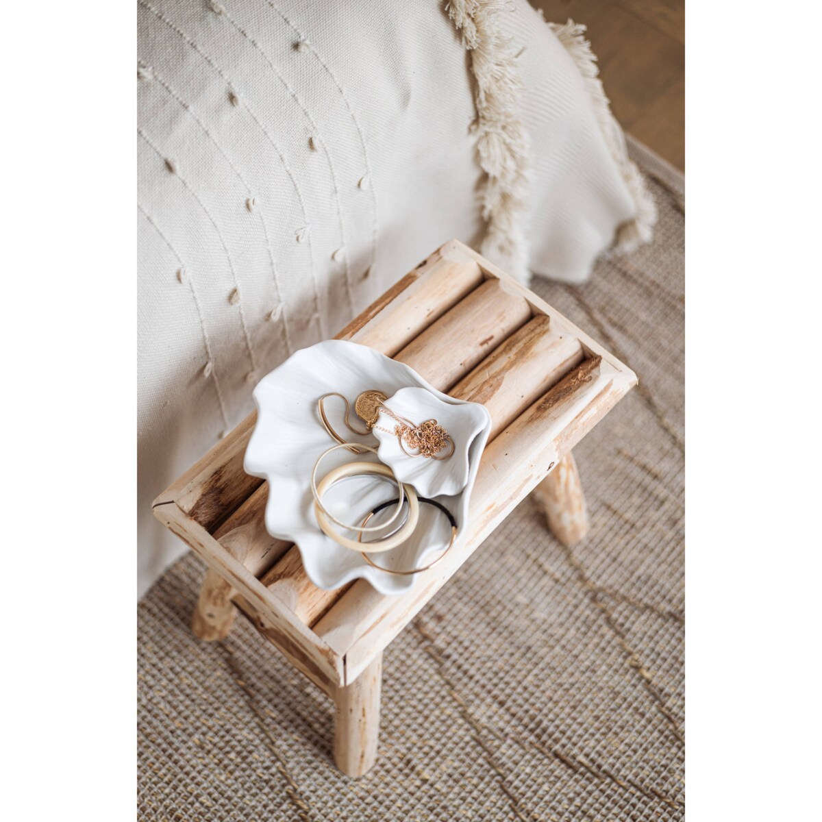 Stołek drewniany - prostokątny taboret, podnóżek, 34 x 24 x 32 cm