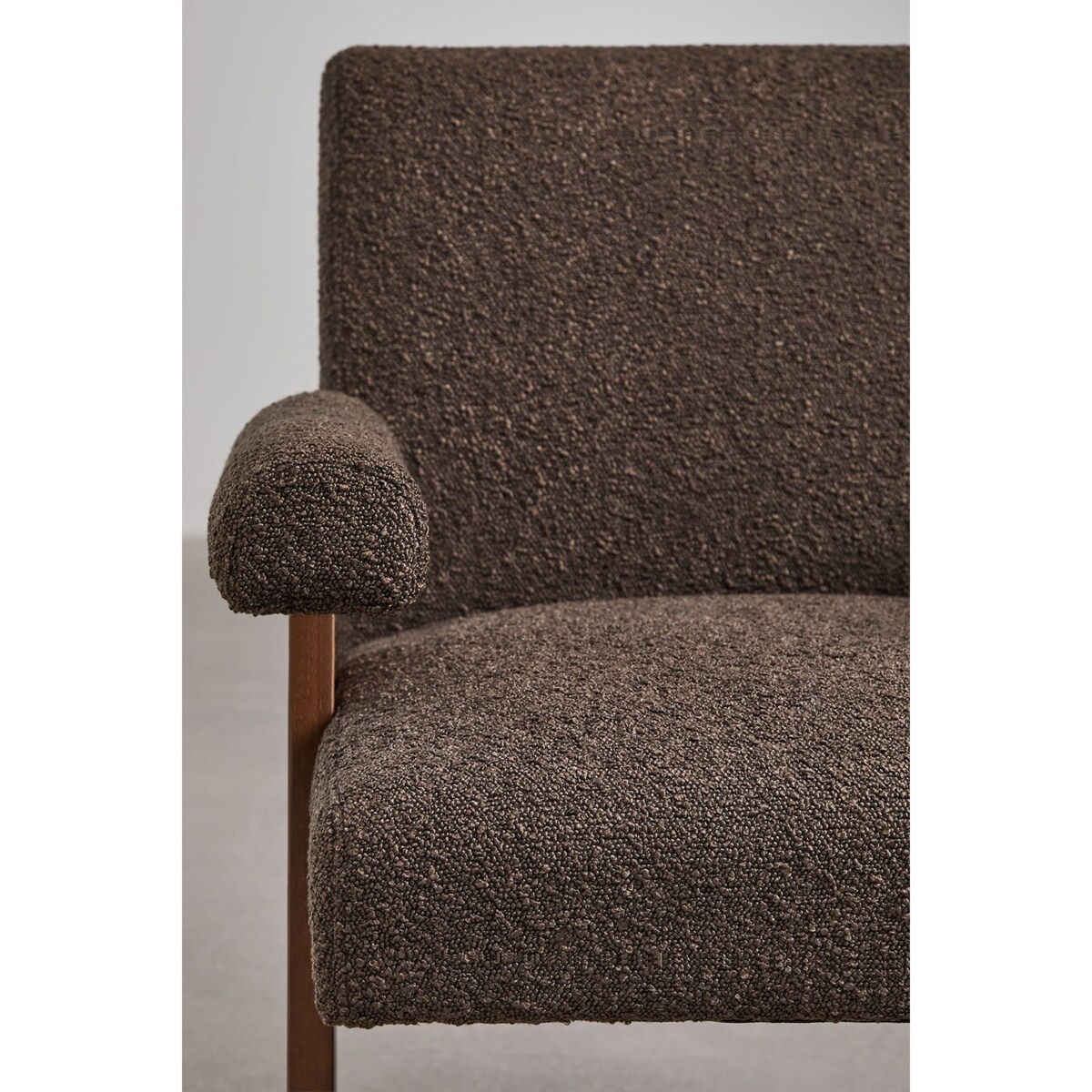 Fotel z podłokietnikami, drewno i tkanina bouclé, Lucca, czekoladowy