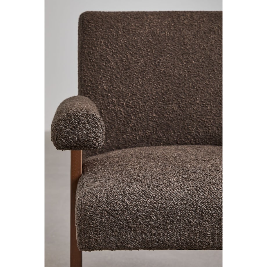 Fotel z podłokietnikami, drewno i tkanina bouclé, Lucca, czekoladowy