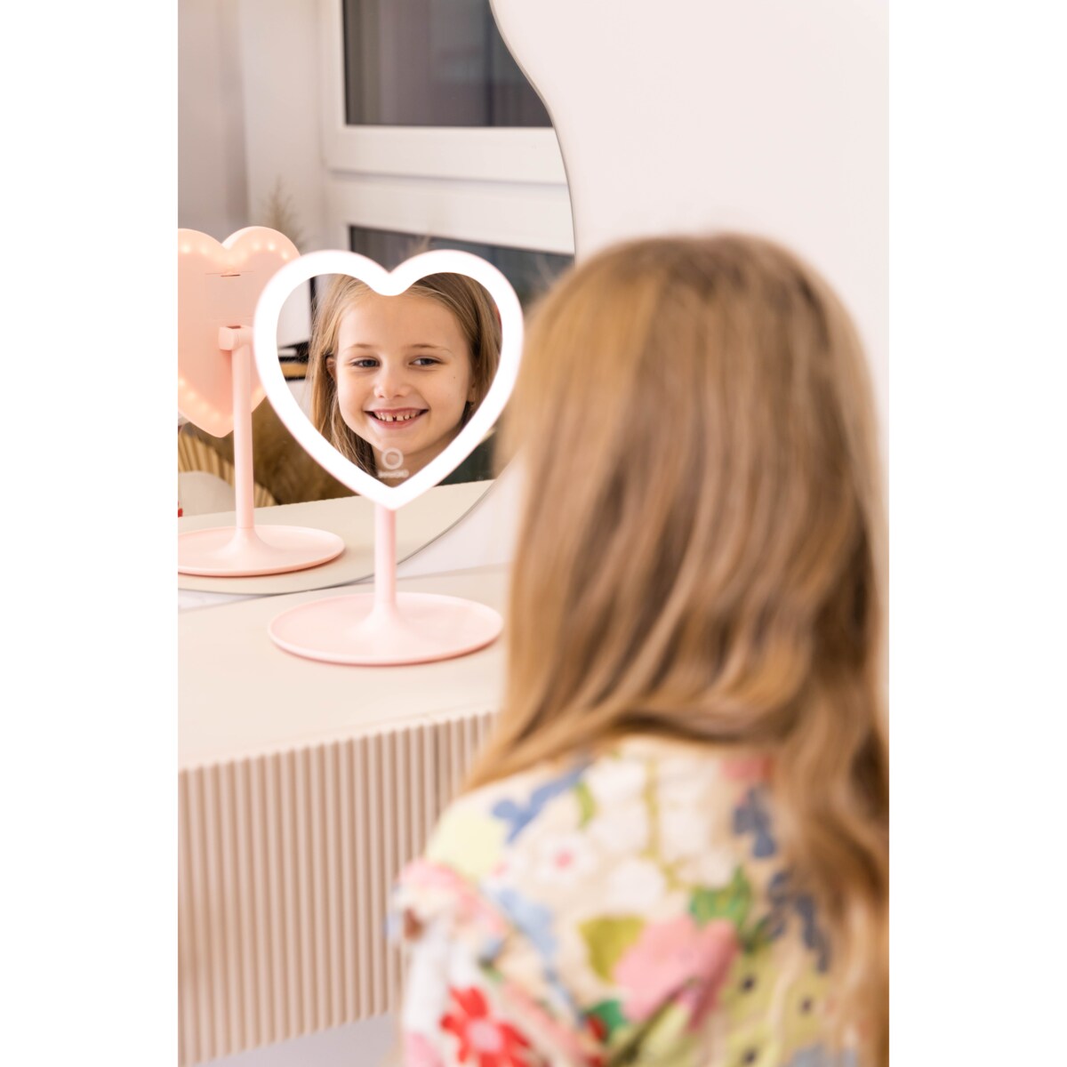 INNOGIO GIOPERFECT Pink Heart lusterko kosmetyczne z podświetleniem LED