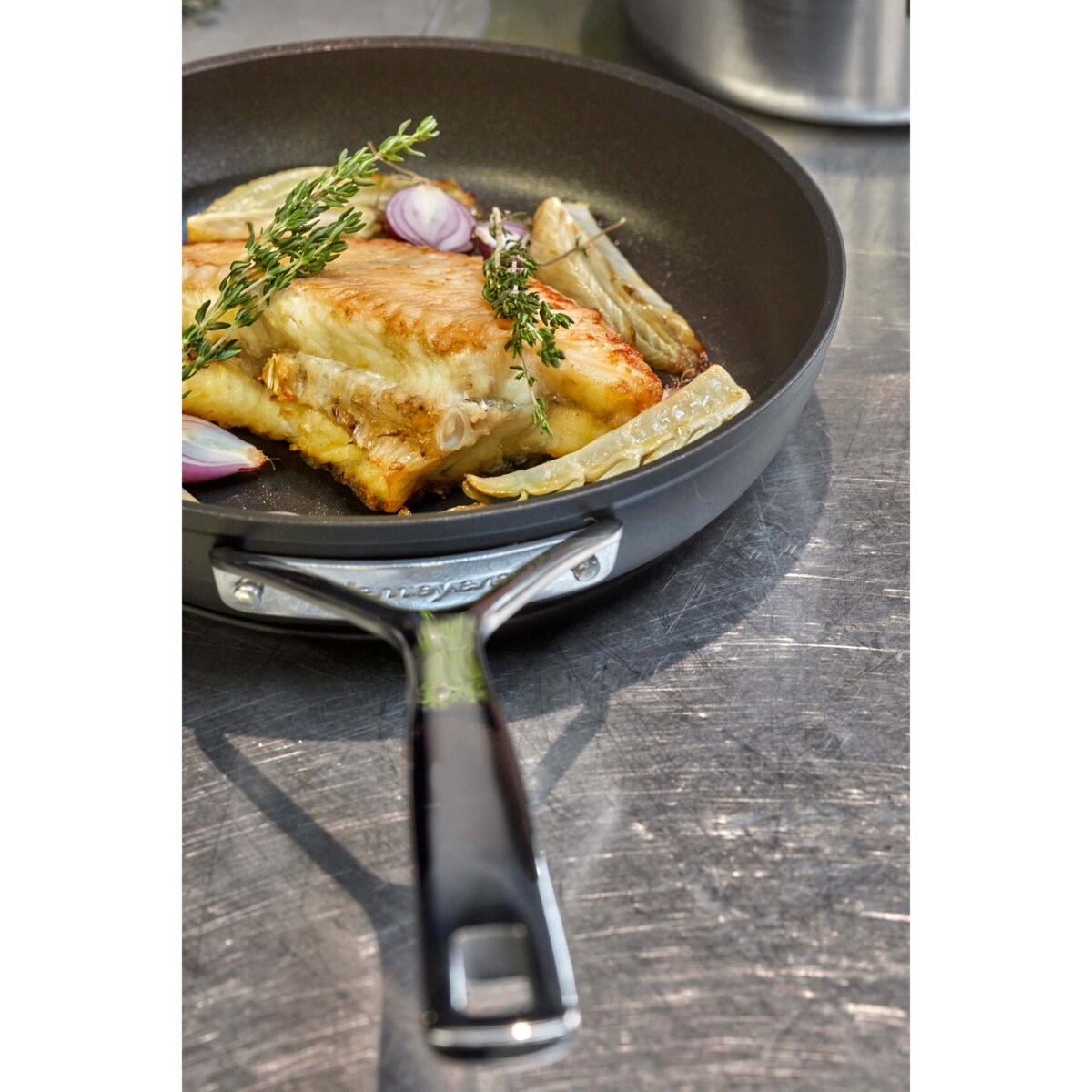 Patelnia tytanowa Demeyere Alu Pro 5 - 30 cm