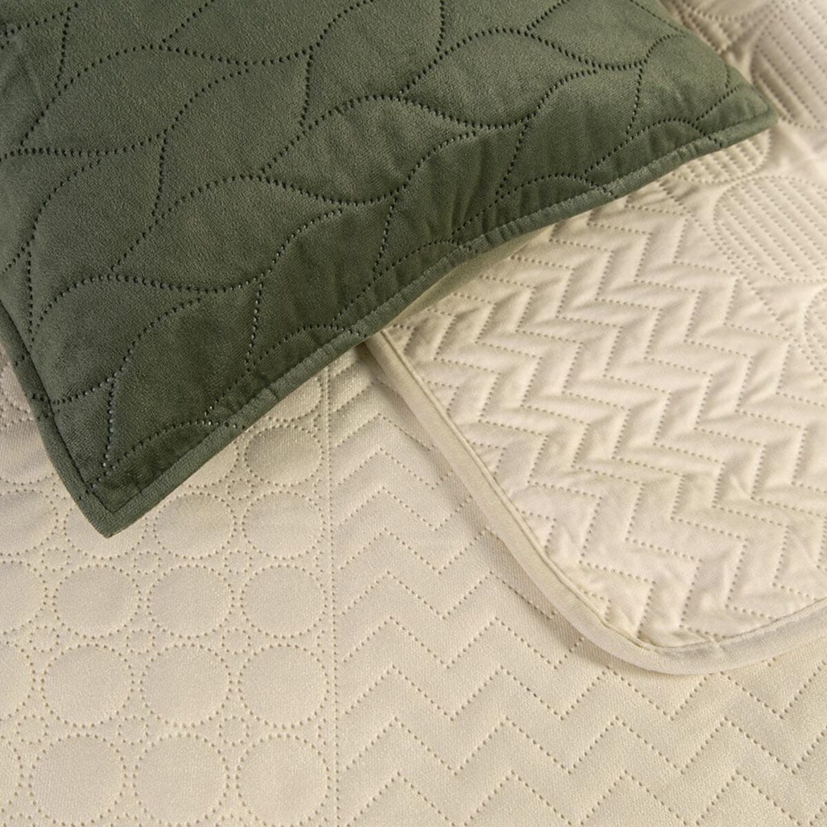 Narzuta pikowana Elegant mink 170x210 kremowa, ozdobny wzór