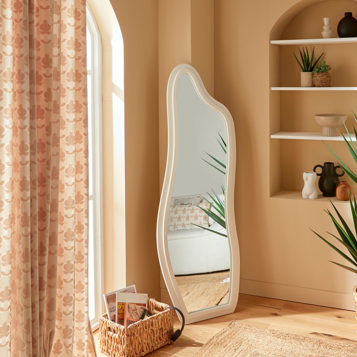 Lustro ścienne organiczne EMILY, 160 x 58 cm