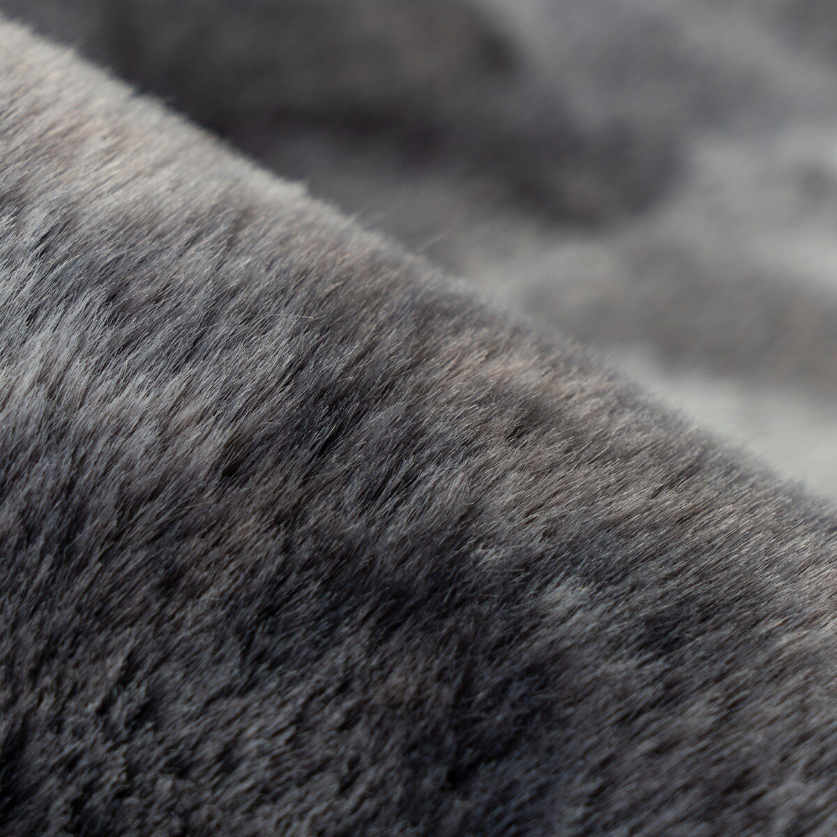 Dywan Rabbit z efektami iryzującymi Tolero 5000 Grafit 160x230