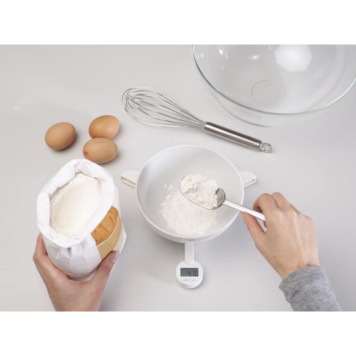 Składana waga kuchenna biała TriScale, Joseph Joseph