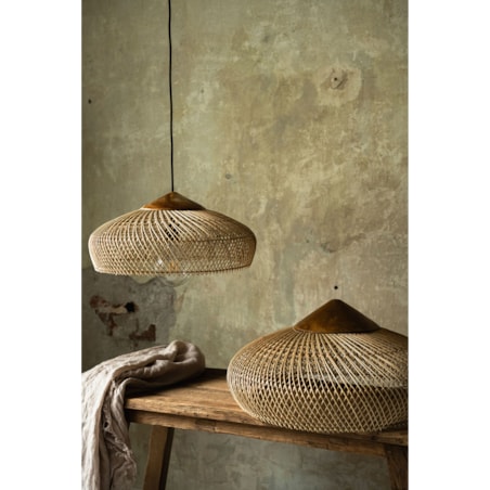 Rattanowa lampa z drewnem teakowym BONNET w rozmiarze M - czarna