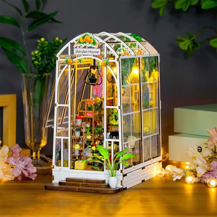 Miniaturowy domek Book Nook - Biała oranżeria