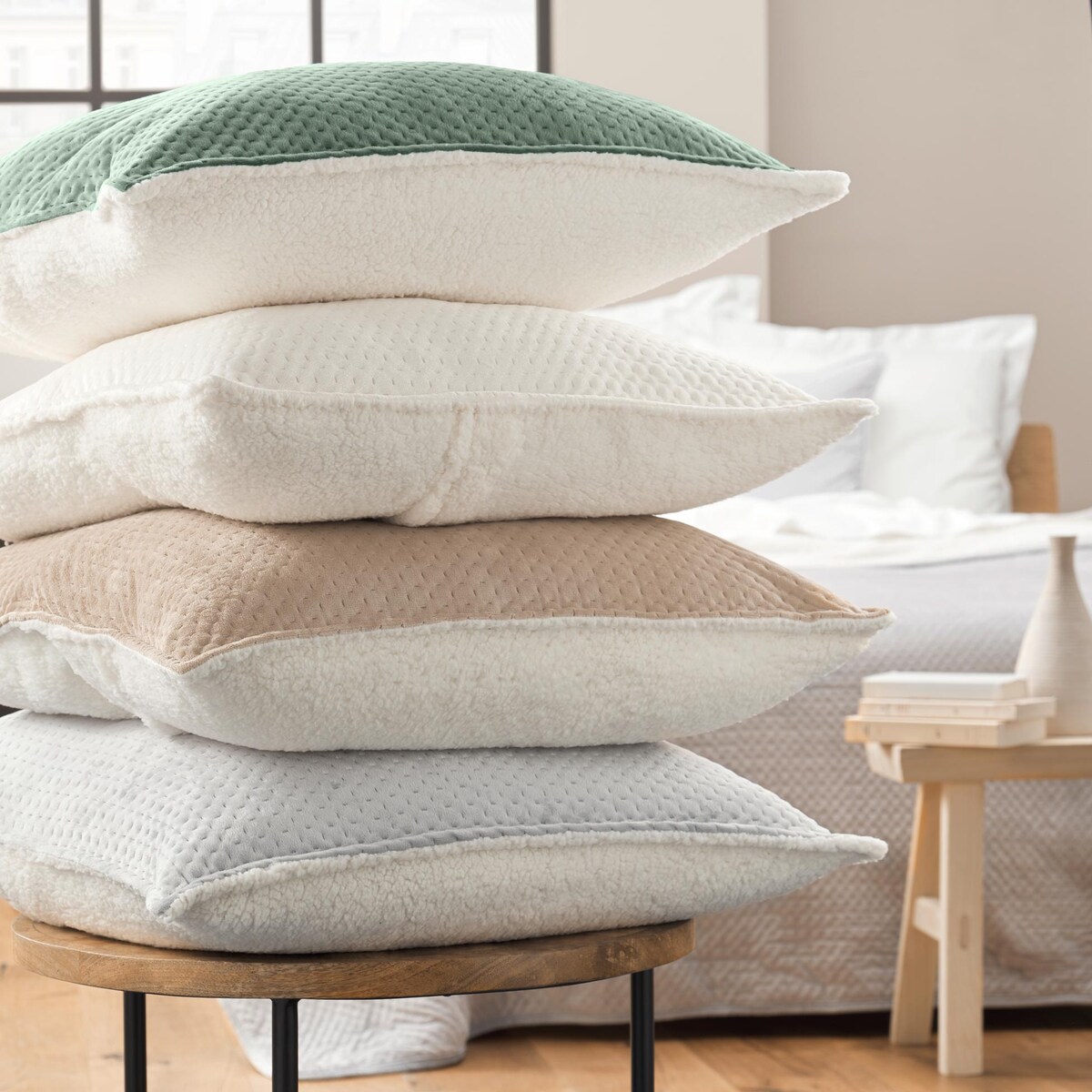 Welwetowy komplet pościeli MYLENE, narzuta + 2 poszewki na poduszki