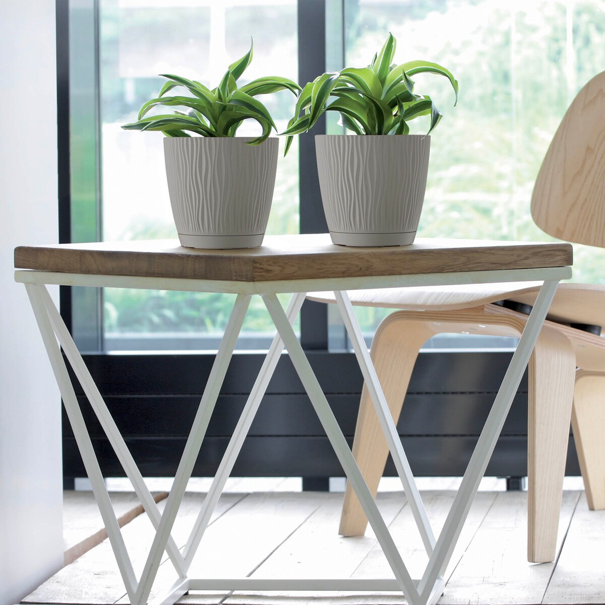 Doniczka Osłonka Okrągła Z Podstawką 16,8 Cm Mocca