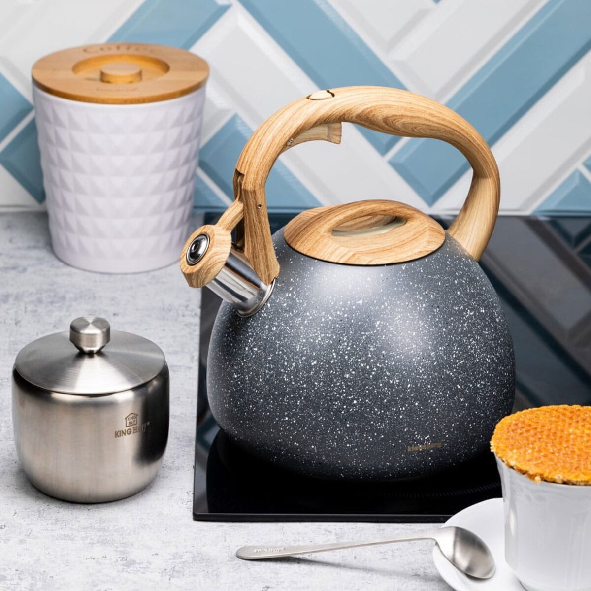 Czajnik stalowy z gwizdkiem 2.8L Wood Line szary KLAUSBERG