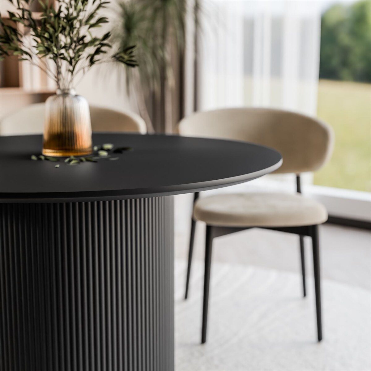 Okrągły stół do jadalni OVI z ryflowaną podstawą, czarny