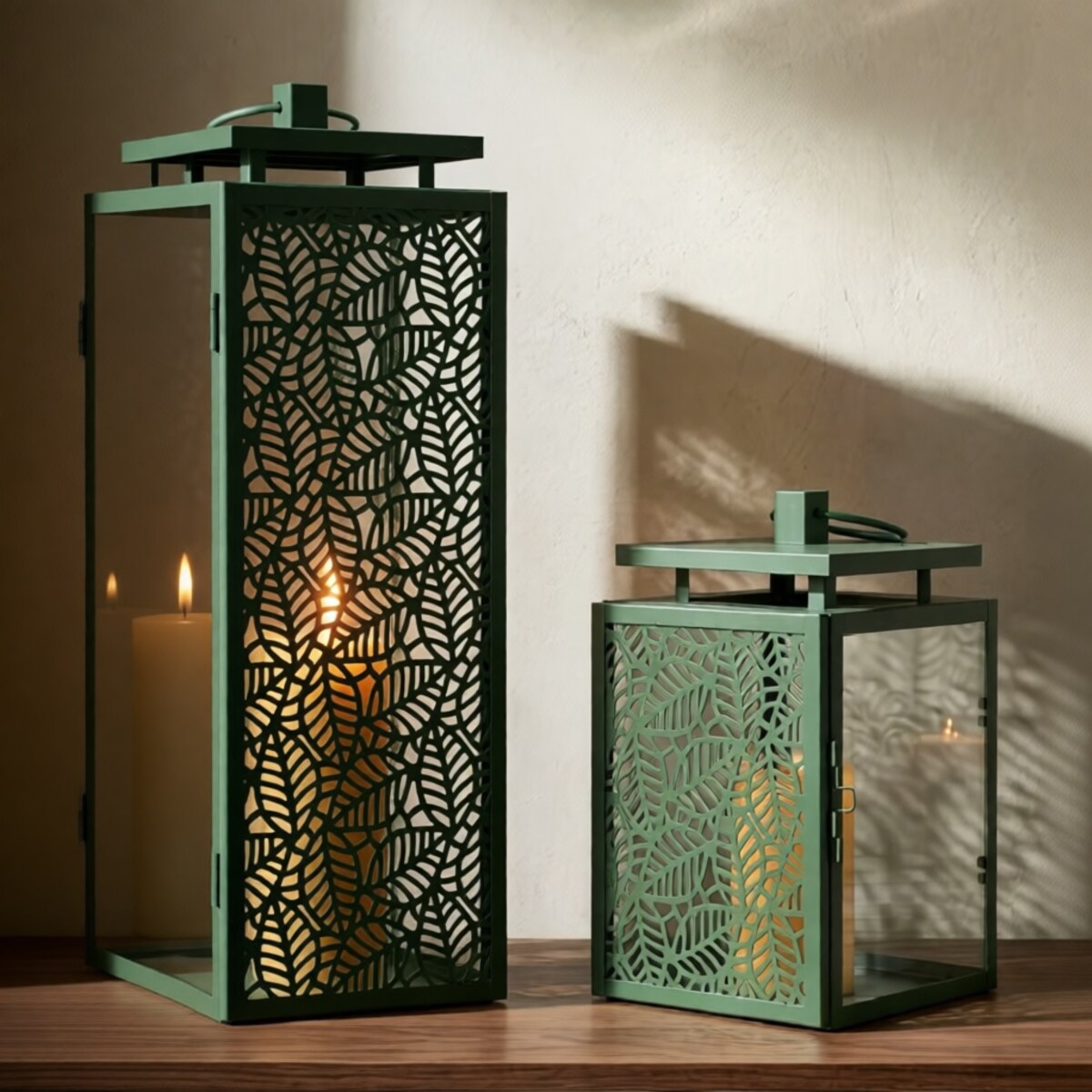 Zestaw 2 lampionów dekoracyjnych Hall, kolor zielony, metal i szkło, wysokości 41,5 i 24 cm, styl nowoczesny, dekoracja do salonu, Mauro Ferretti