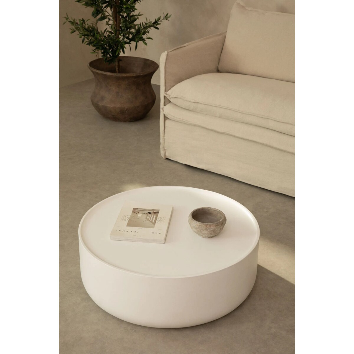 Cementowy stolik kawowy biały Drullo 80 cm