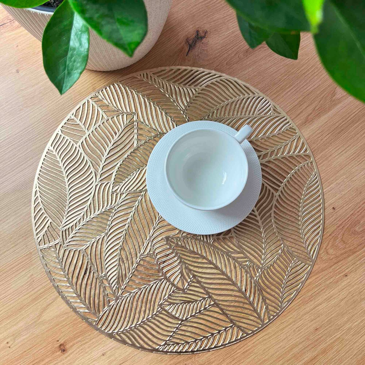 Podkładka Ażurowa Na Stół Okrągła W Listki Ozdobna 37 Cm Złota