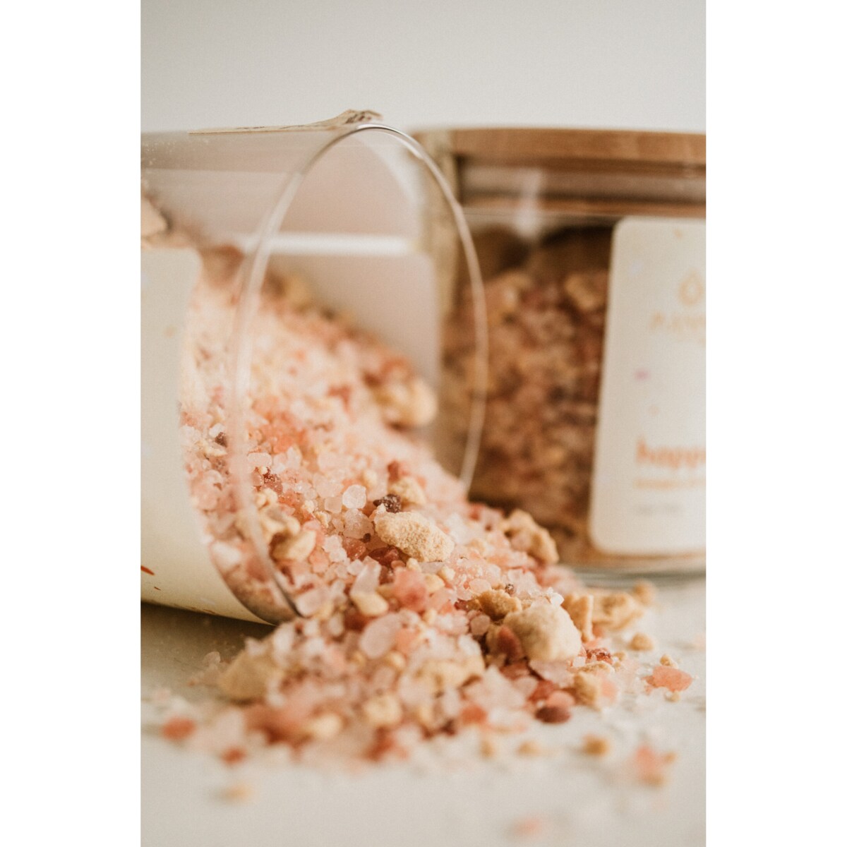 Musująca sól do kąpieli HAPPINESS Fizzing Bath Salt