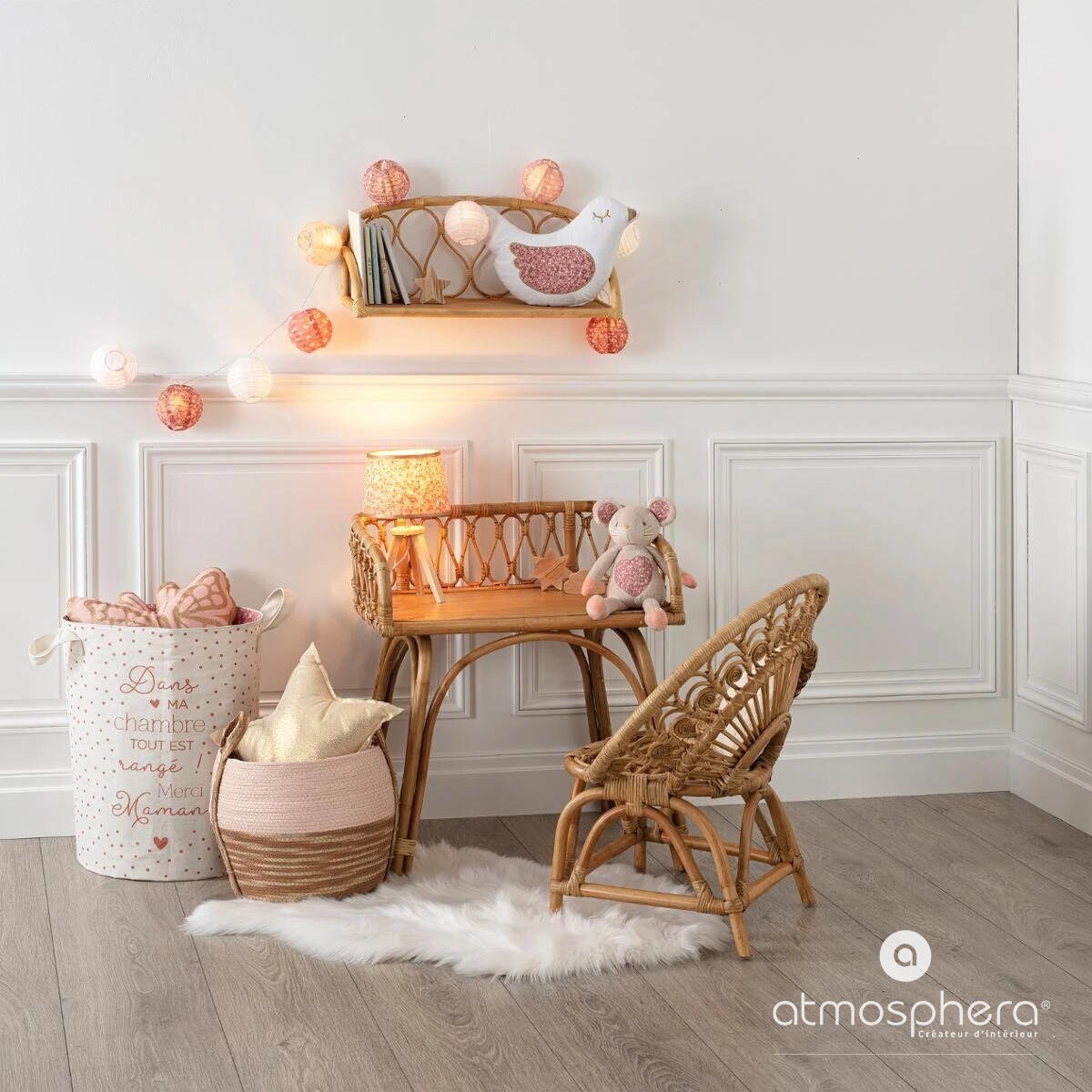 Ozdobna półka do pokoju dziecięcego, wisząca, 57 cm, rattanowa