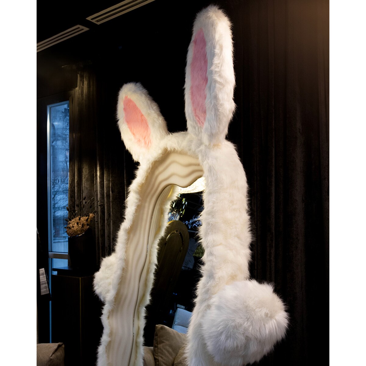 Lustro stojące BUNNY z oświetleniem LED 240x150 cm