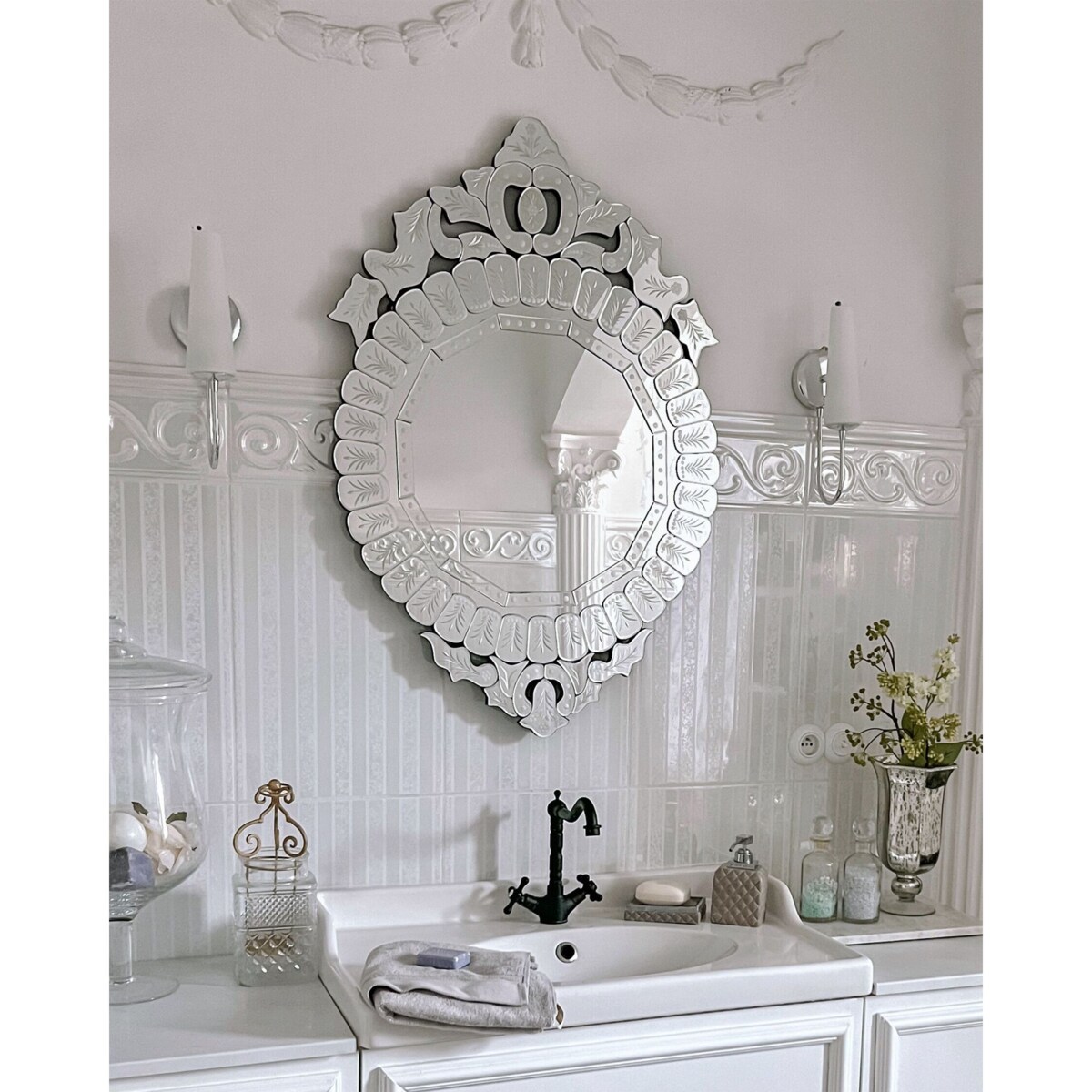 Lustro ścienne 67 x 100 cm srebrne CRAON