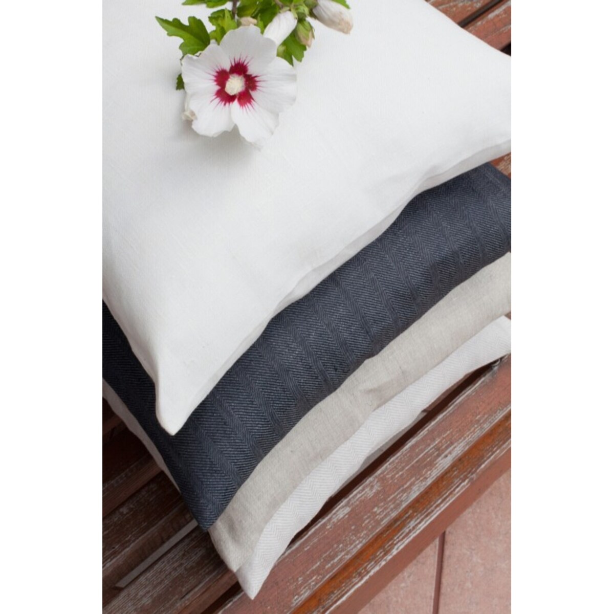 Poszewka Kinga na poduszkę 50x50 śmietankowy biały