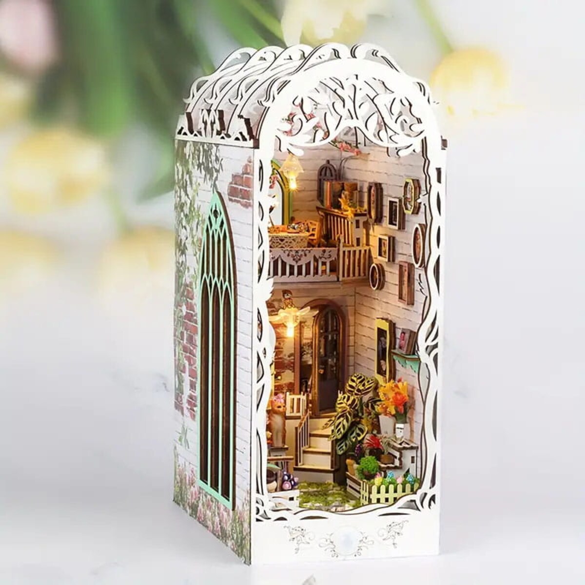 Miniaturowy domek Book Nook - Domek w Dolinie kwiatów