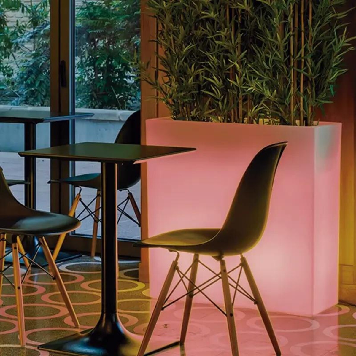 Podświetlana donica ogrodowa Junco LUMJN080SSNW King Home IP65 kostka biała