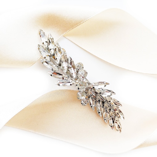 Srebrna smukła spinka z listkami na zatrzask