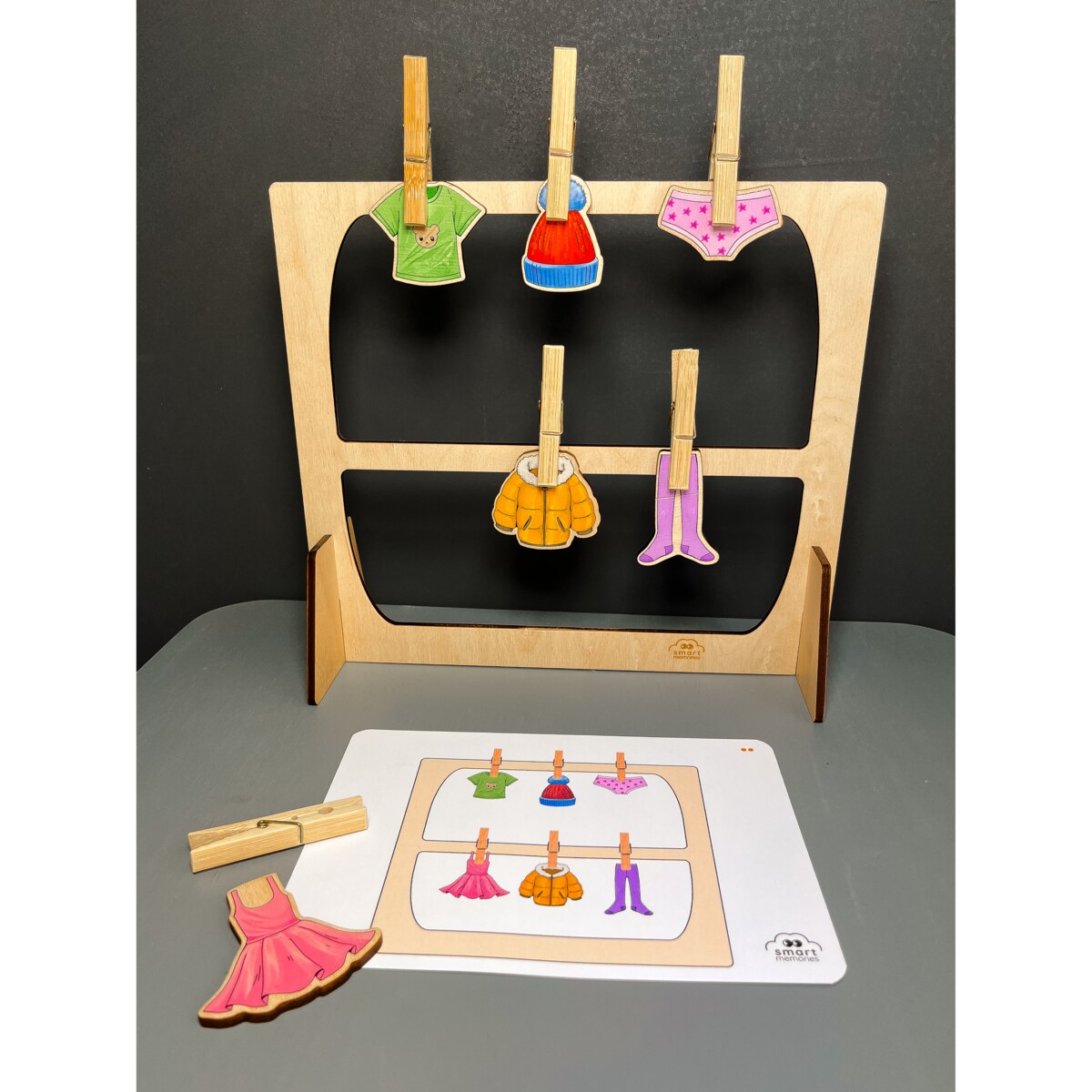 Układanka lewopółkulowa drewniana ze spinaczami - Wieszamy pranie z kartami