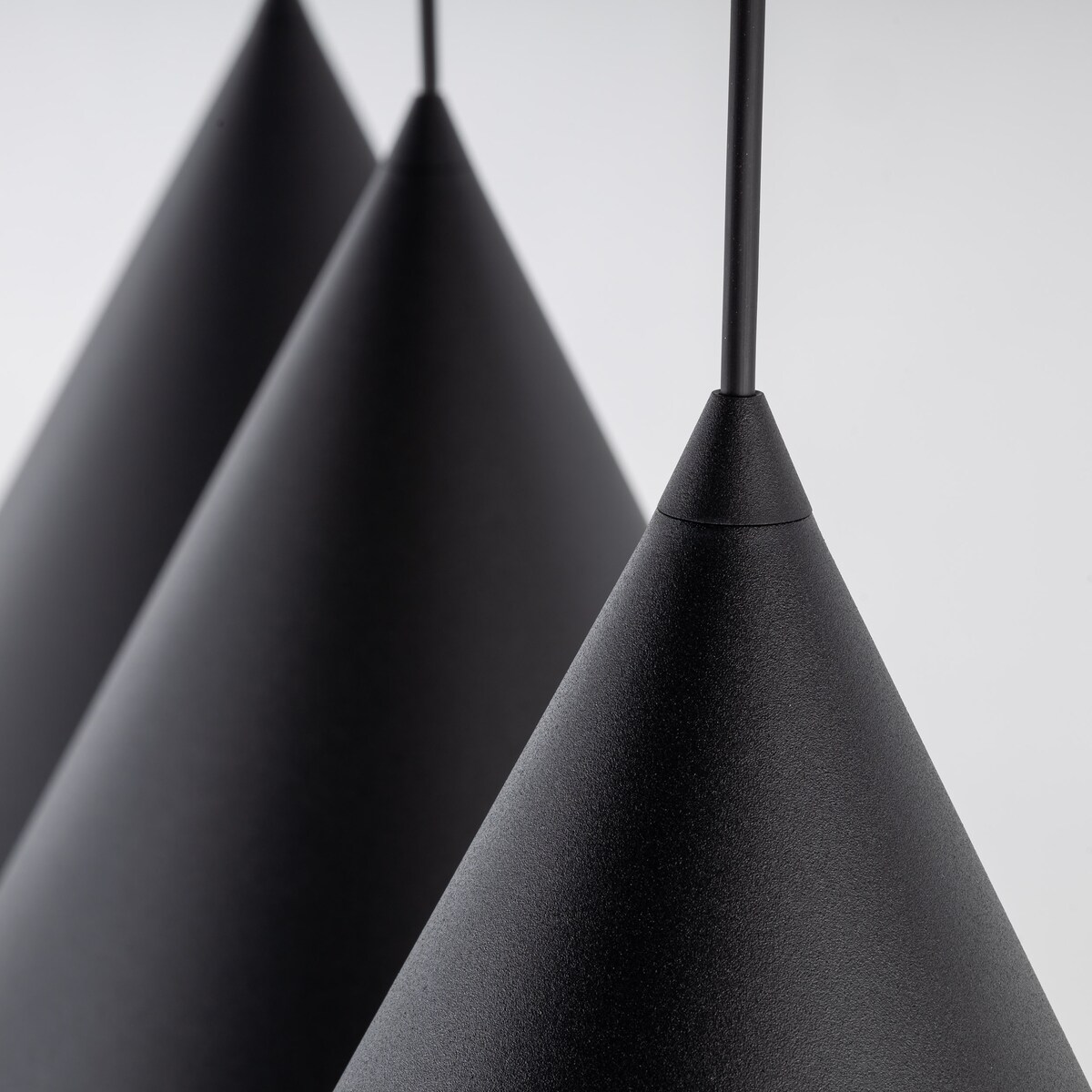Czarna Lampa Wisząca Na Listwie Stożki Metalowe Tk Lighting Cono L