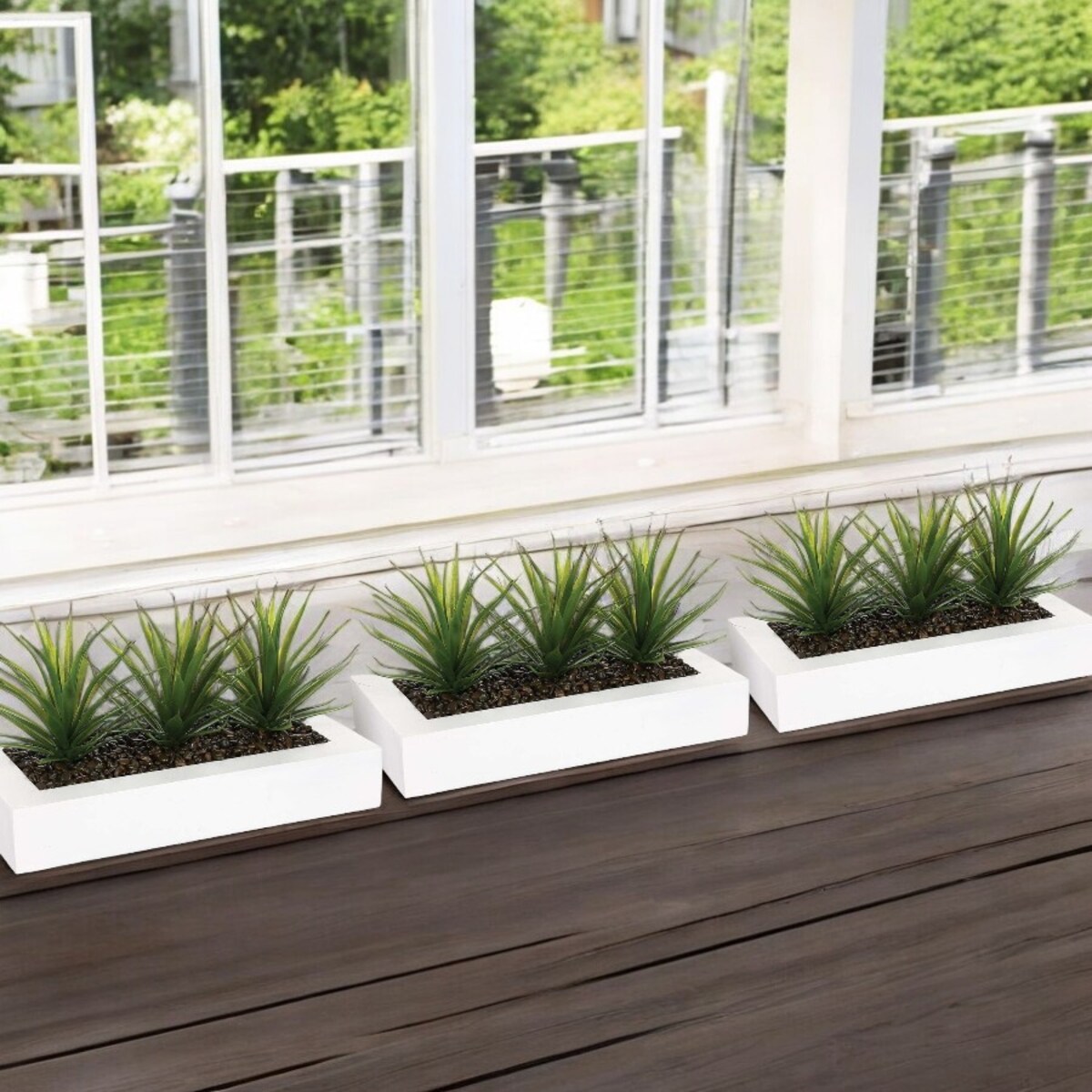 Sztuczne kwiaty w doniczce, aloes