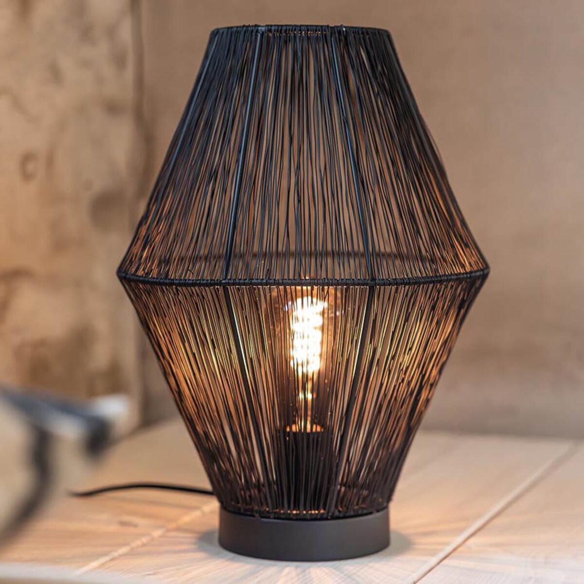 Industrialna lampka stołowa Casa 108666 Markslojd metalowa czarny
