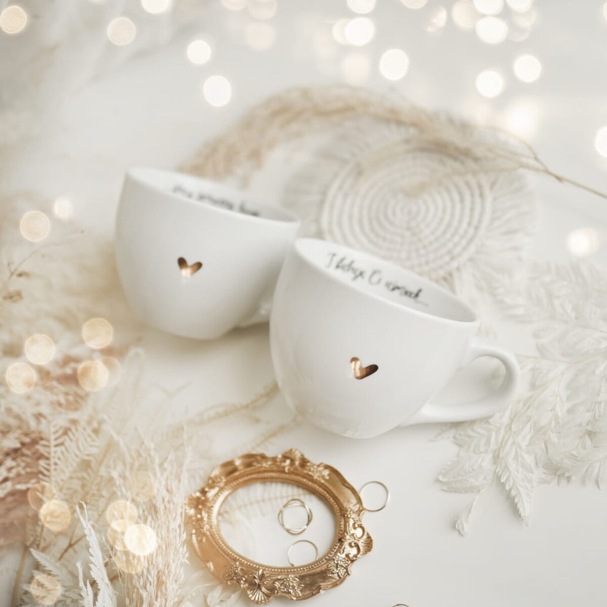 Zestaw 2 Białych Kubków Porcelanowych 500 ml - Napis I Ślubuję Ci Uśmiech Przy Porannej Kawie i Złote Serce na Ślub dla Pary
