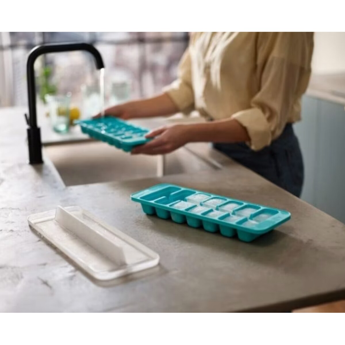 Zestaw 2 tacek na kostki lodu Flow, 3.6 x 12 x 33 cm, Joseph Joseph