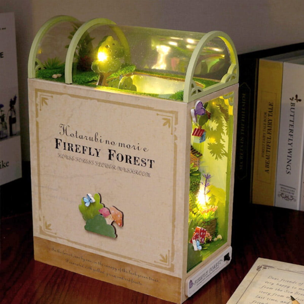 Miniaturowy domek Book Nook - Zaczarowany las