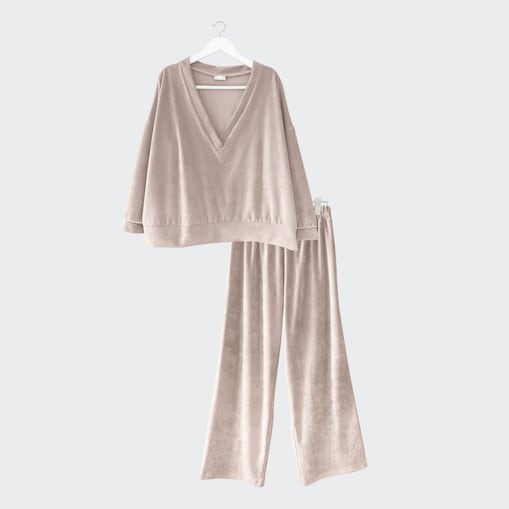 Welurowy zestaw beżowa bluza z perełkami przy mankietach i spodnie - S/M