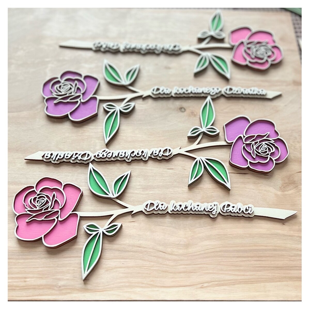 Duża drewniana róża z okazji Dnia Dziadka