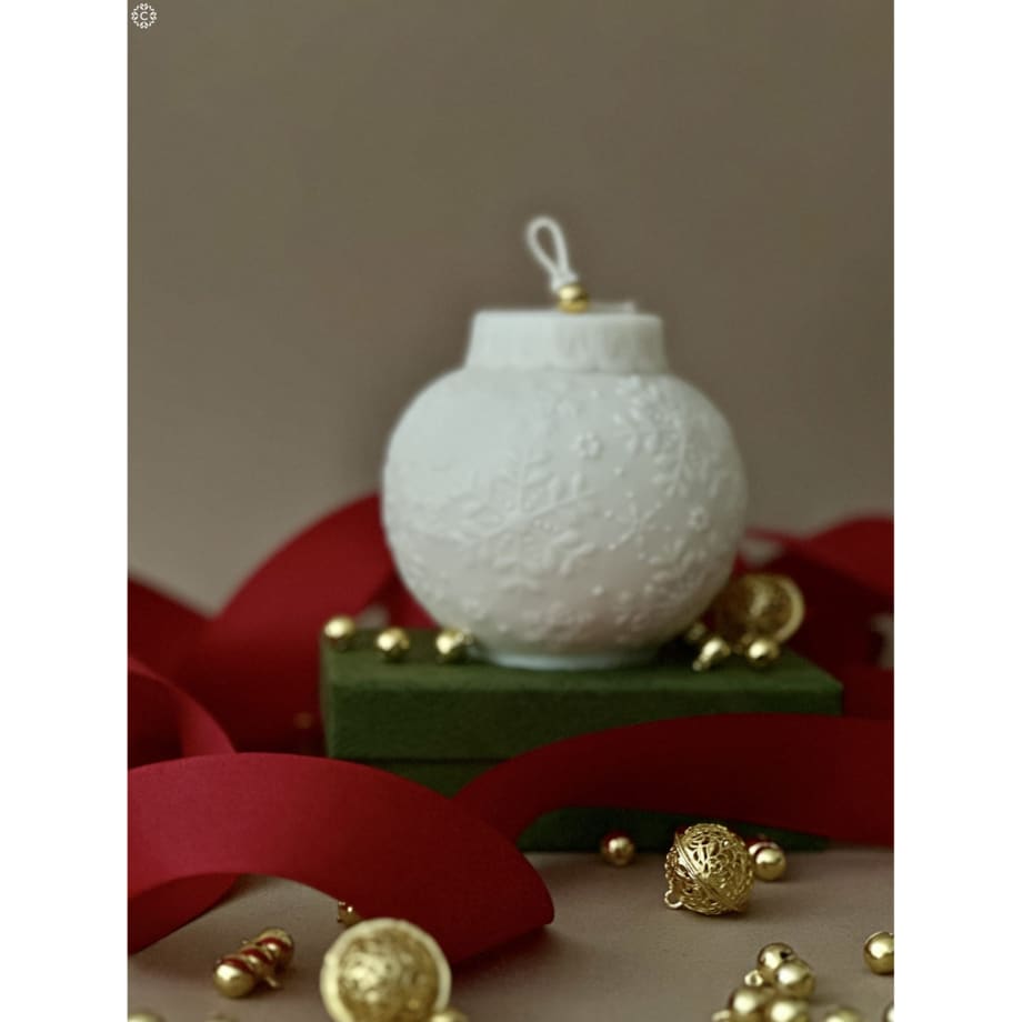 Świeca sojowa ozdobna Bombka świąteczna XL wzór śnieżynki