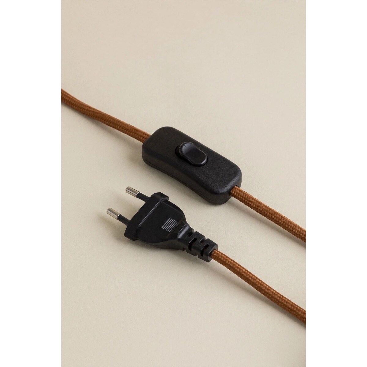 Lampa stołowa na trójnogu Plisse 60 cm