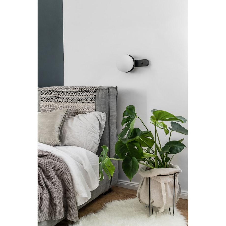 KUUL D1 czarna lampa ścienna / kinkiet z włącznikiem