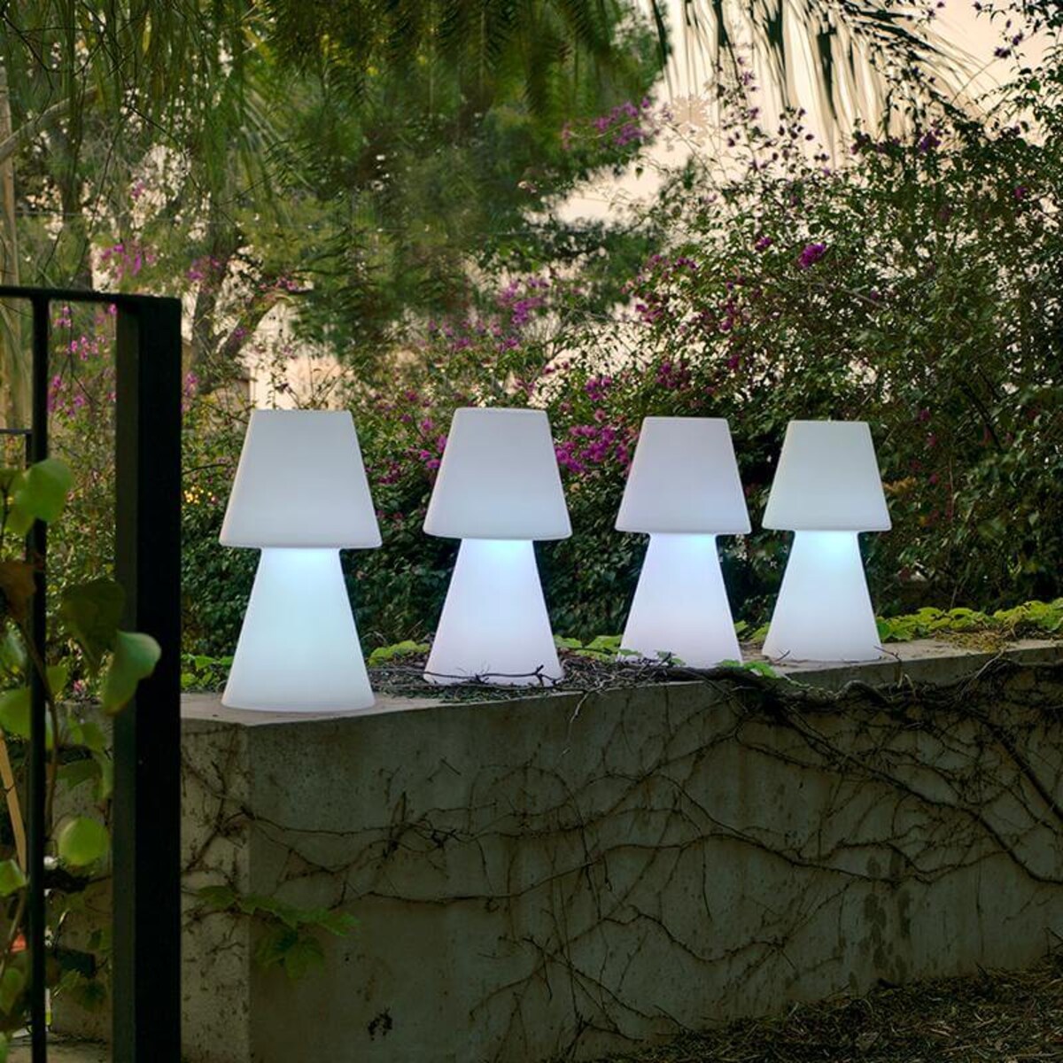 Lampka zewnętrzna stołowa Lola LUMLL045WLNW King Home LED 0,5W 6000K IP54 biała