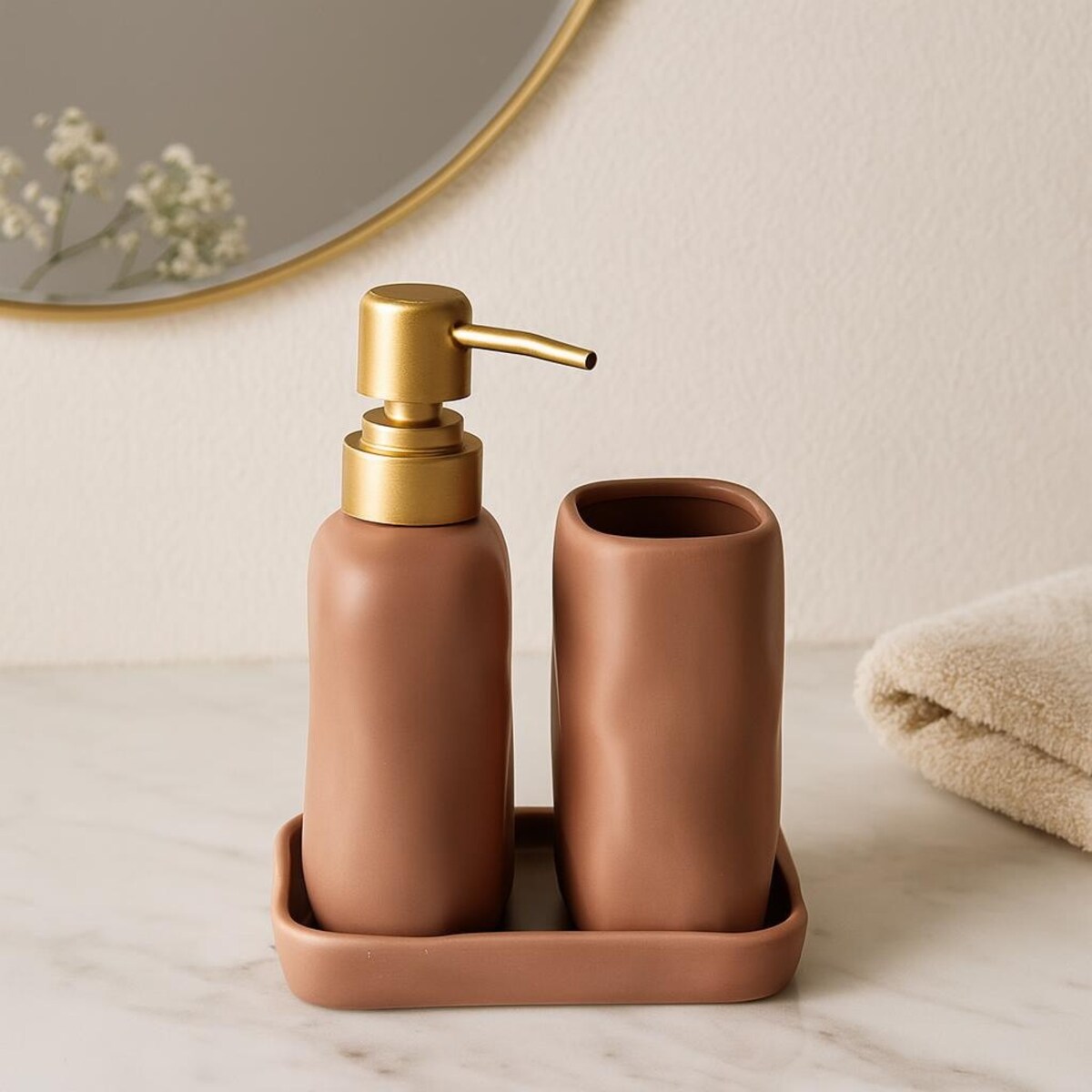 Komplet łazienkowy ze złotą pompką 400 ml 17x14x11 cm FLIKA brzoskwiniowy