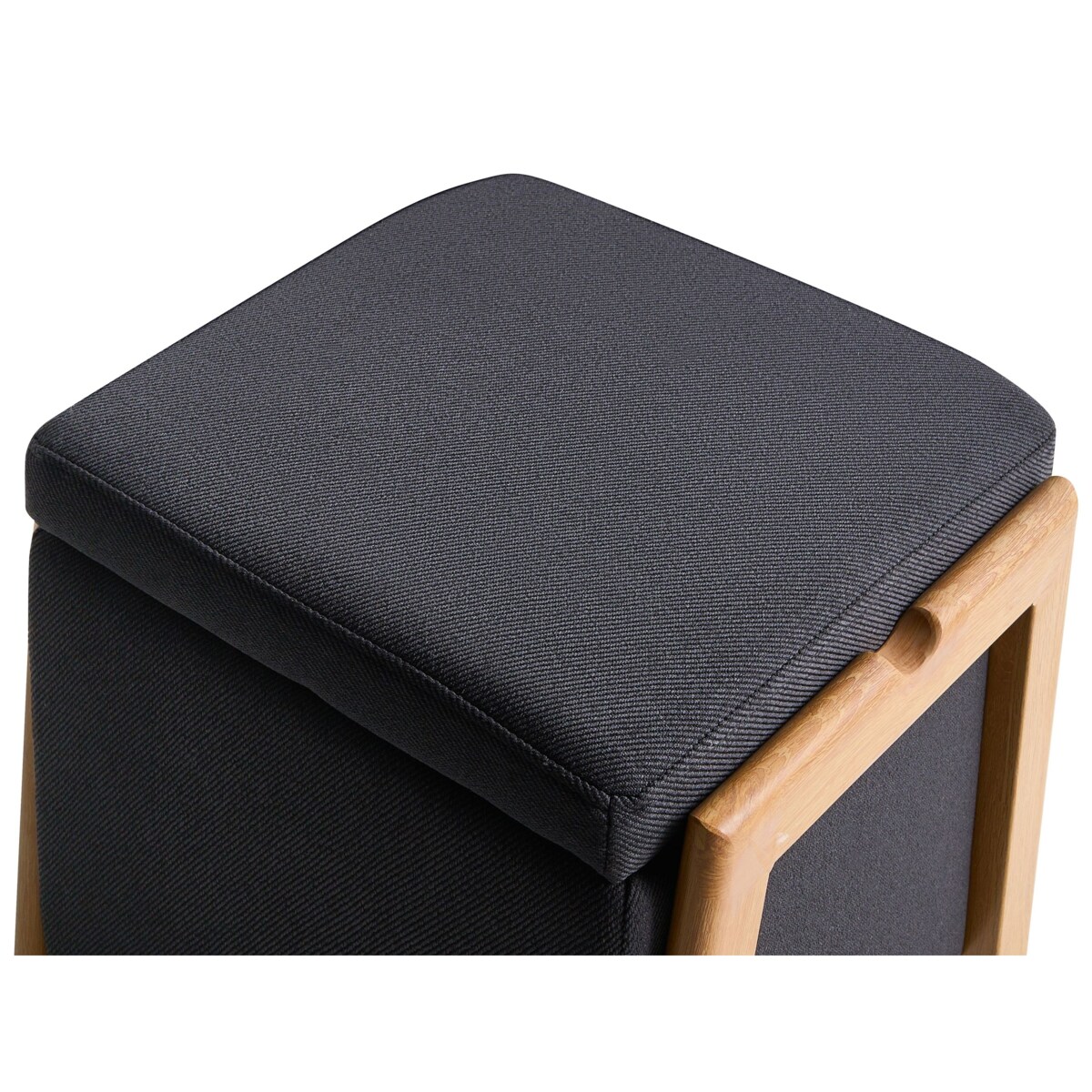 Puf ze schowkiem EDLAND Czarny