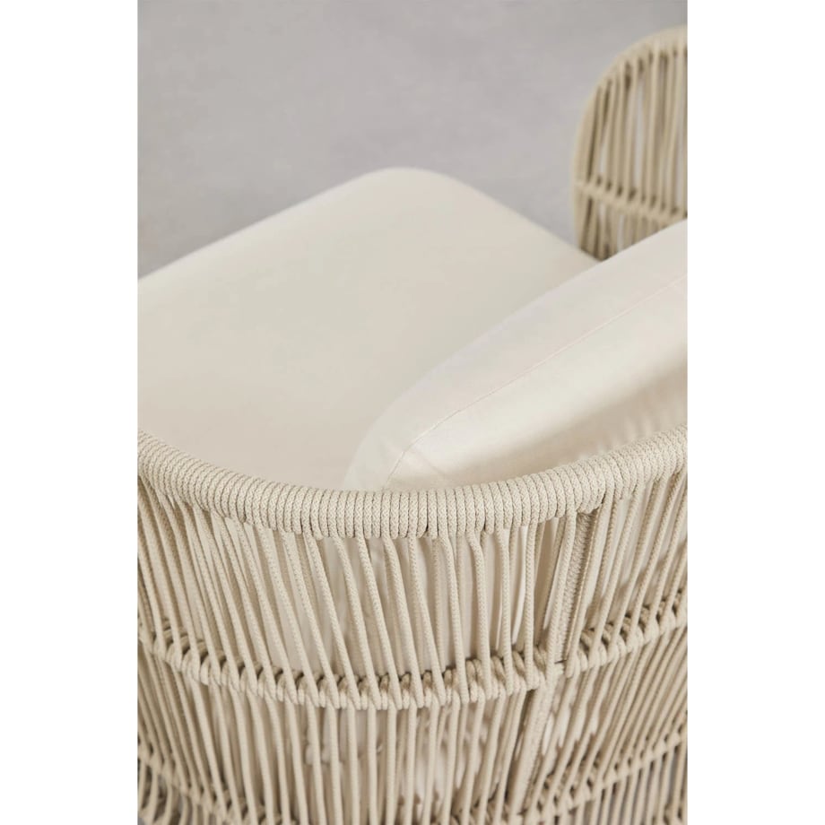 Fotel ogrodowy z drewna akacjowego i plecionego sznurka Capri