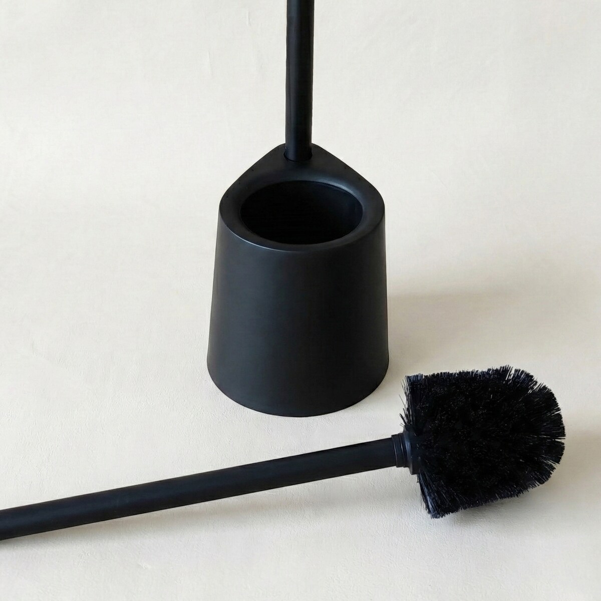 Stojak na papier toaletowy i szczotkę do WC STILK, 63 cm