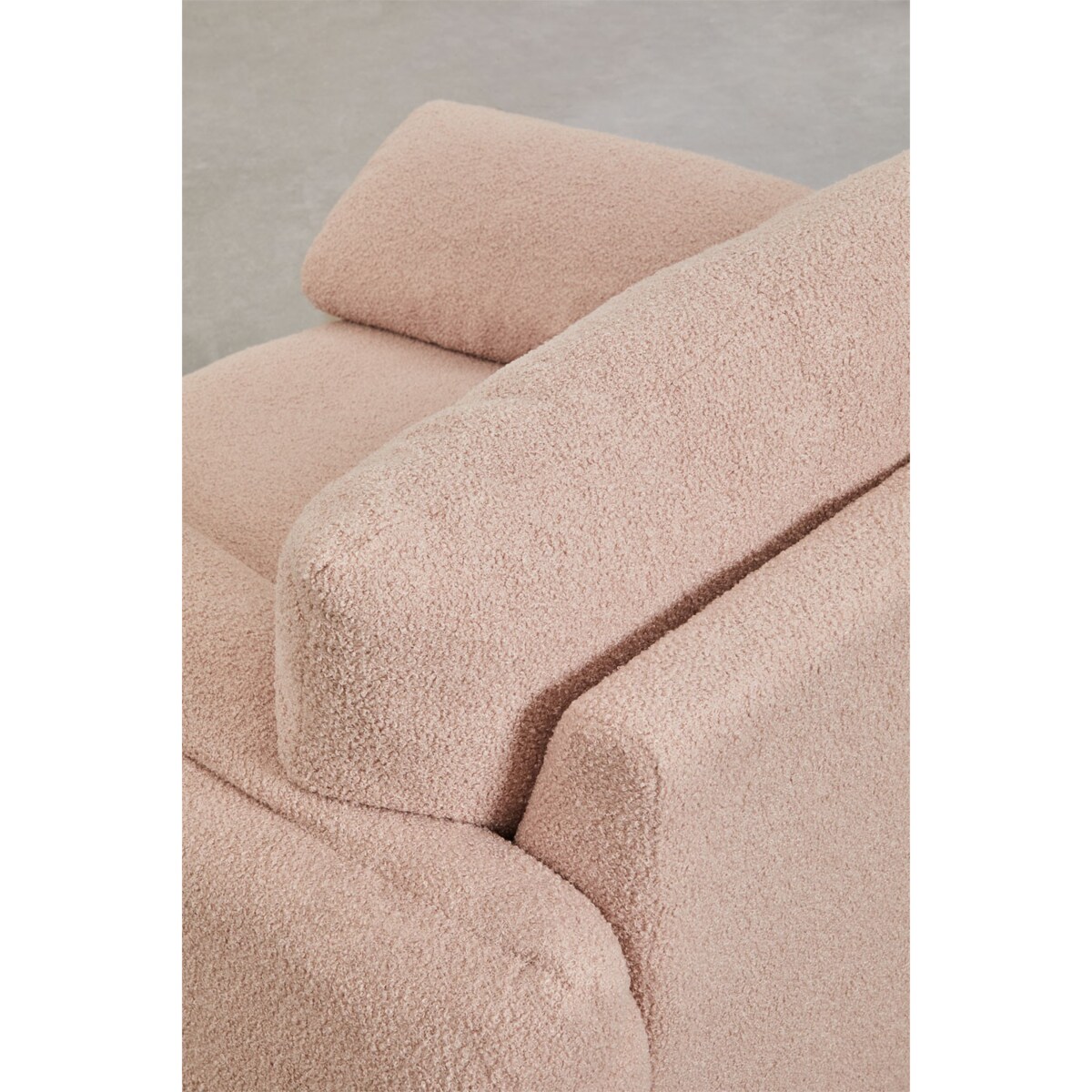 Fotel wypoczynkowy bouclé pudrowy róż Serra