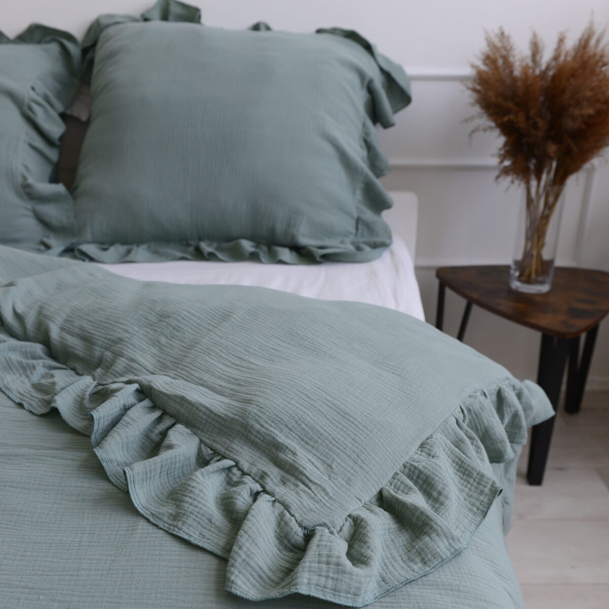 Pościel muślinowa z falbanką boho zieleń 160x200 + 2x50x60