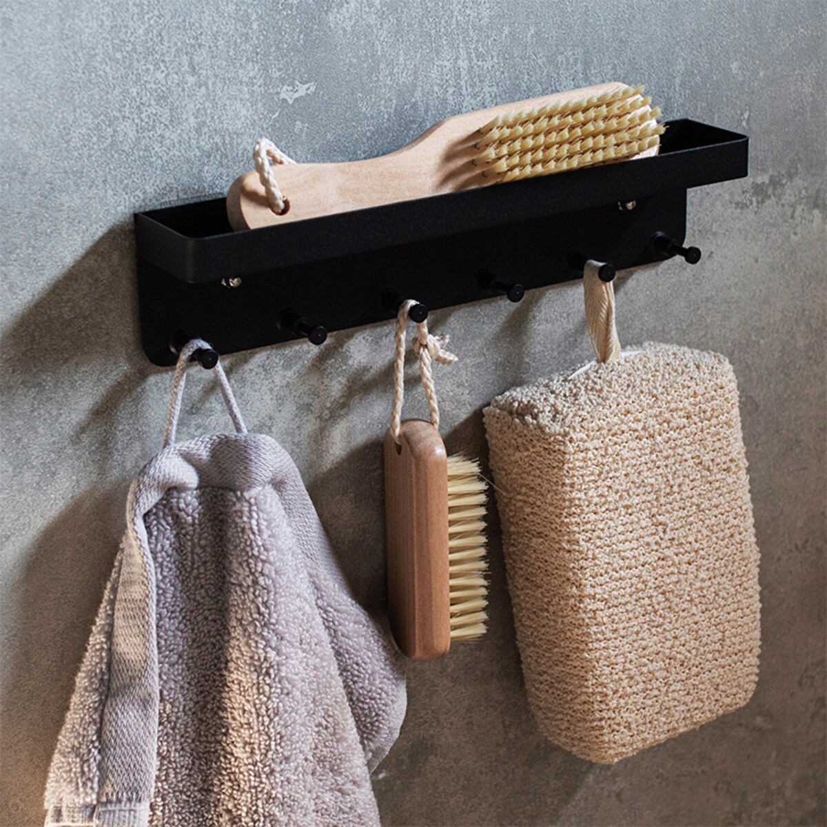 Wieszak ścienny z półką na klucze akcesoria czarny metalowy haczyki